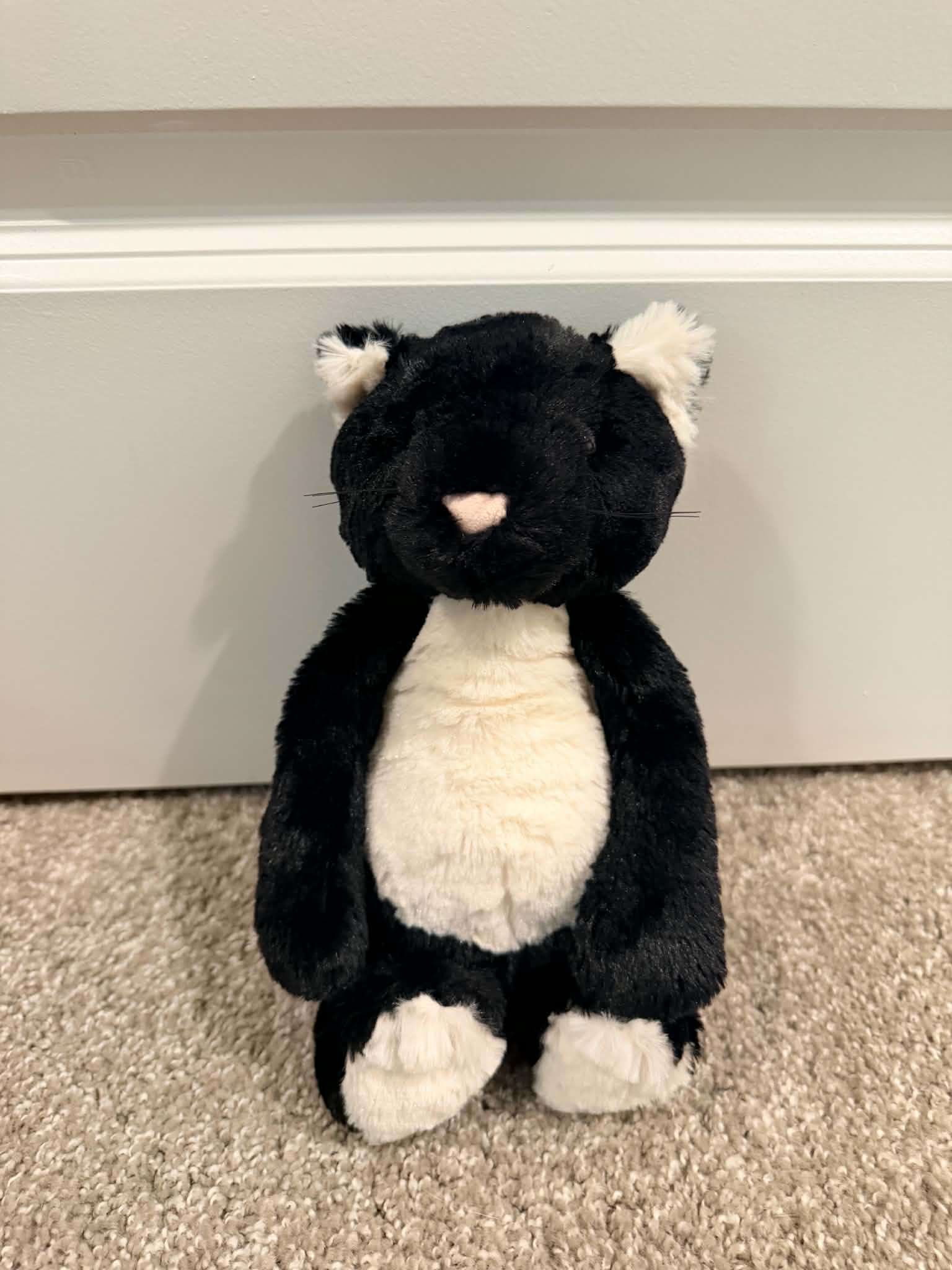 NWOT M Bashful Tuxedo Cat — photo 1